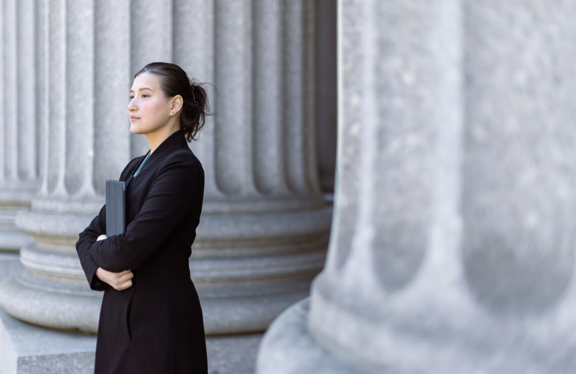 Mergers and acquisitions lawyer salary: Breakdown by experience and location